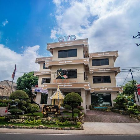 Halim Hotel Tanjung Pinang Exterior photo